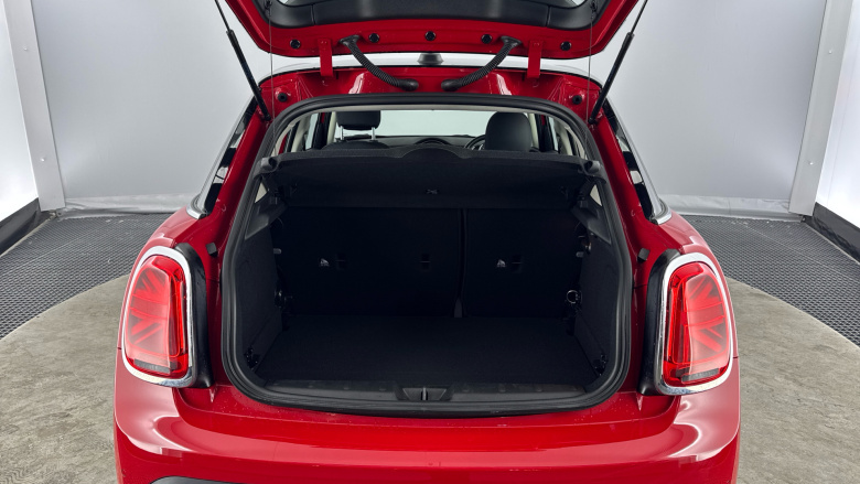 MINI Hatchback 1.5 Cooper Classic 5dr Petrol Hatchback